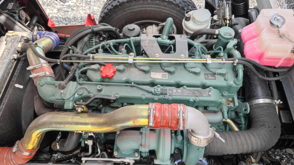 dong-co-xe-tai-faw-j6l-thung-cont