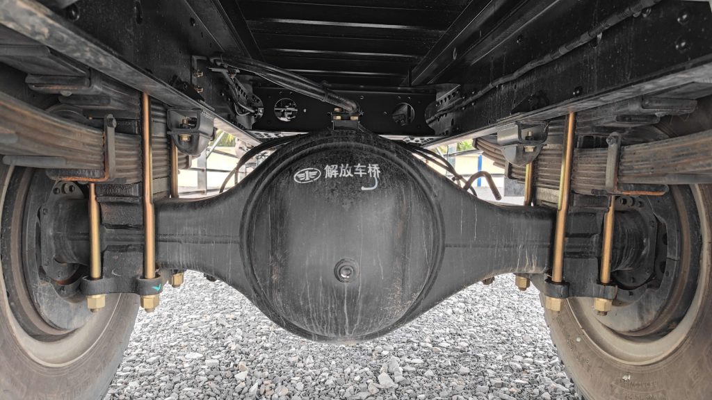 khung-gam-xe-tai-faw-j6l-thung-bat