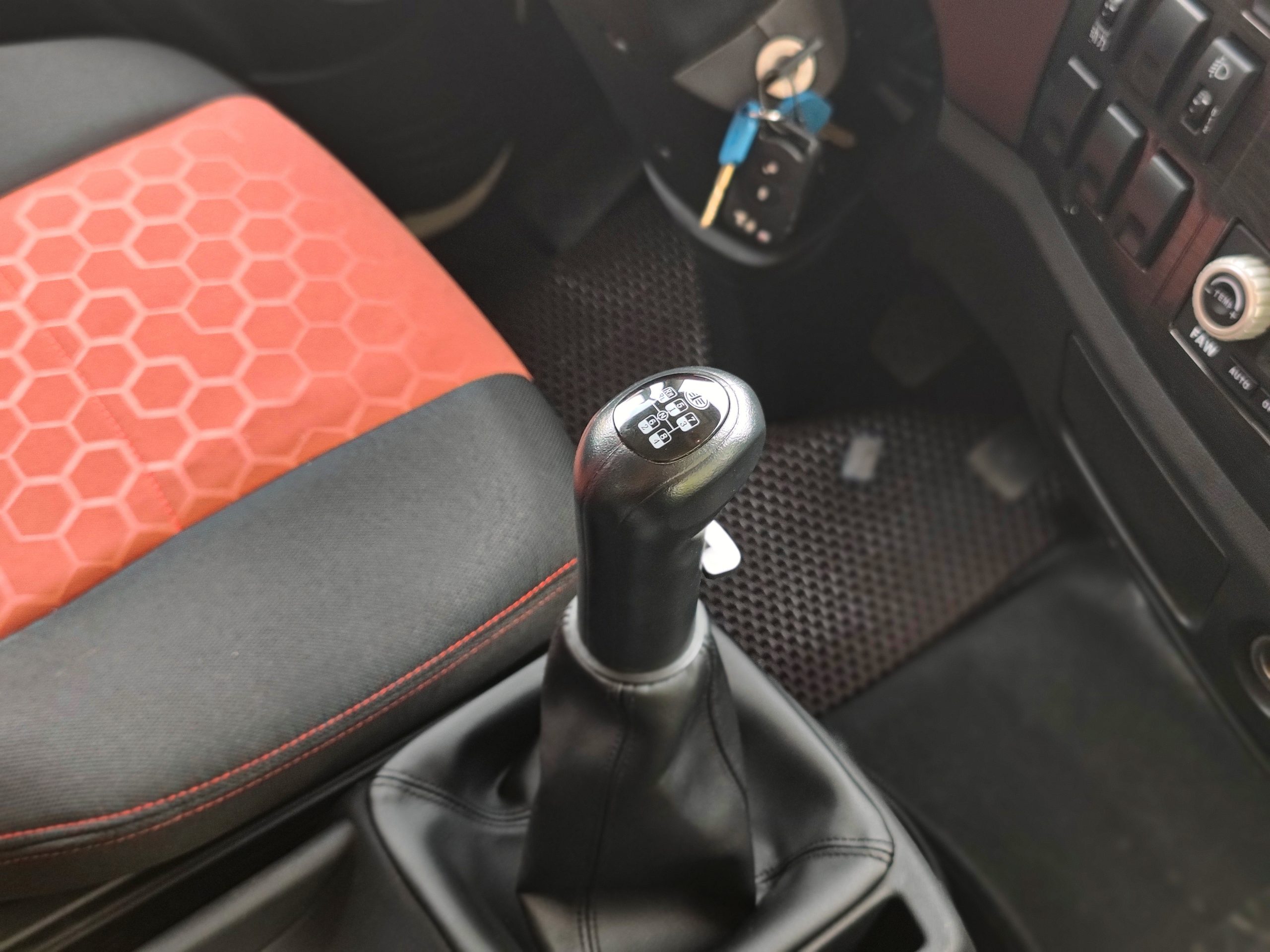 XE TẢI FAW J6L 220HP – THÙNG CONT 9.9M — ảnh 13