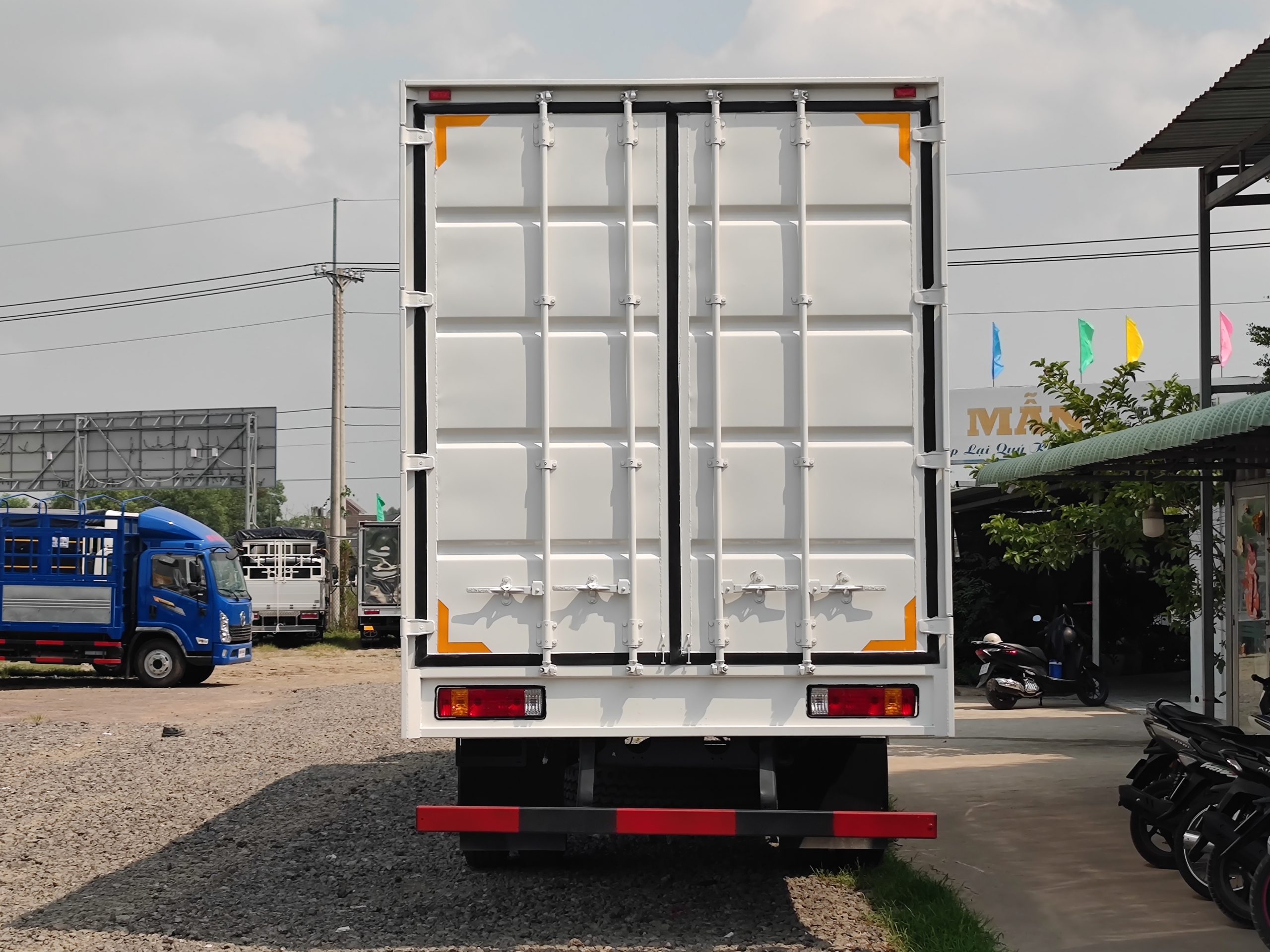 XE TẢI FAW J6L 220HP – THÙNG CONT 9.7M ( 3 CH) — ảnh 9