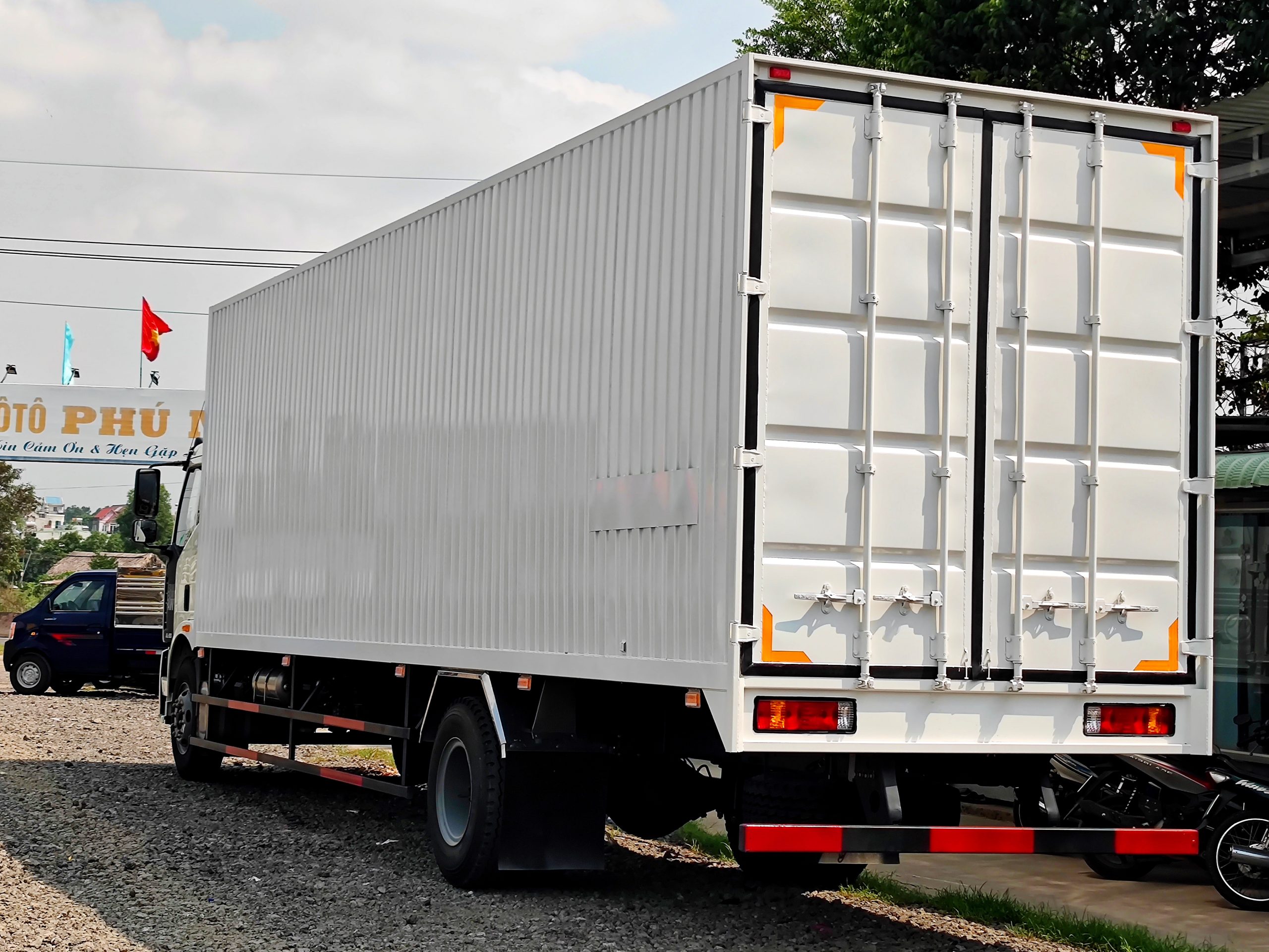 XE TẢI FAW J6L 220HP – THÙNG CONT 9.7M ( 3 CH) — ảnh 8