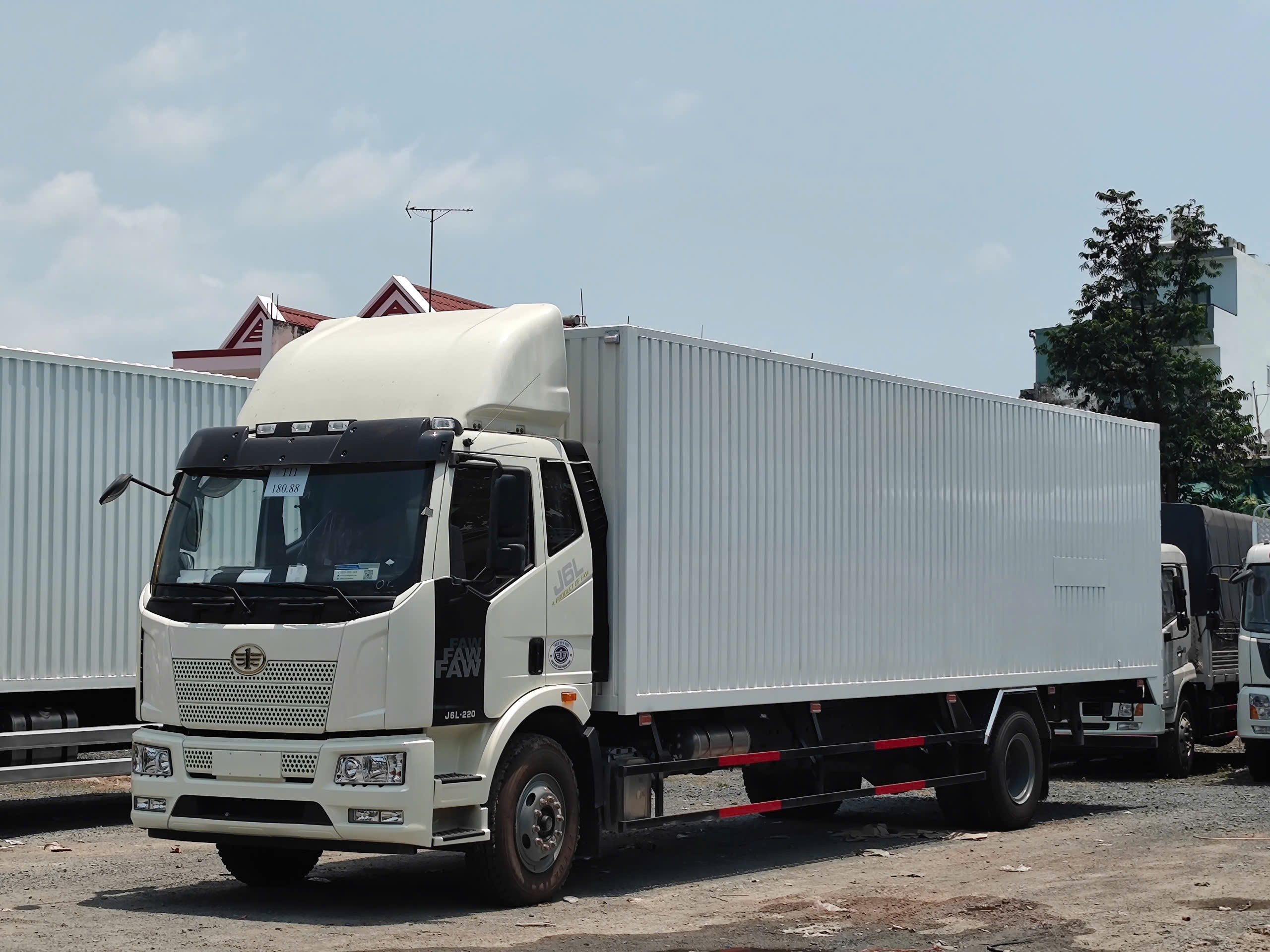 XE TẢI FAW J6L 220HP – THÙNG CONT 9.9M — ảnh 6