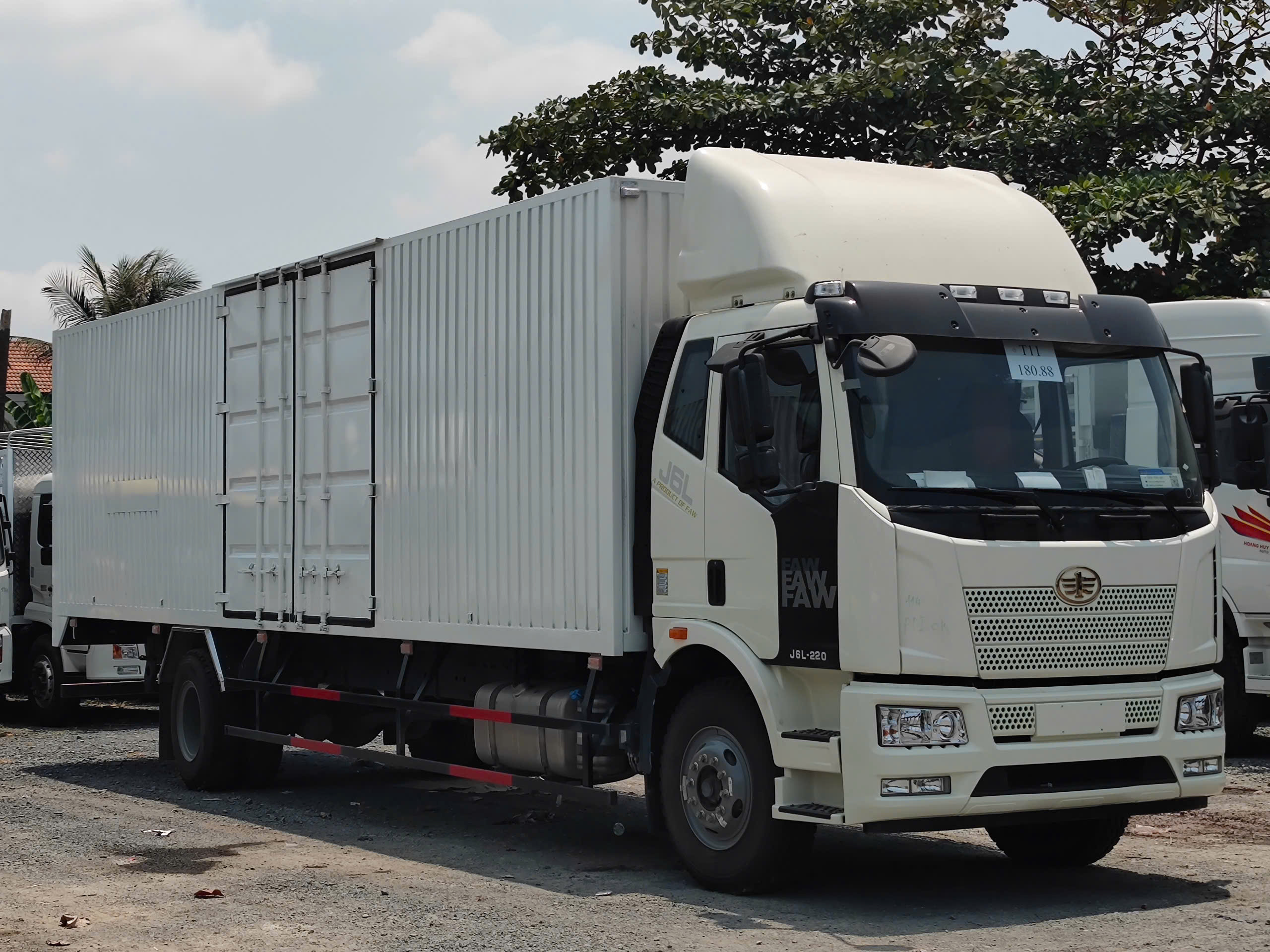 XE TẢI FAW J6L 220HP – THÙNG CONT 9.7M ( 1 CH) — ảnh 2