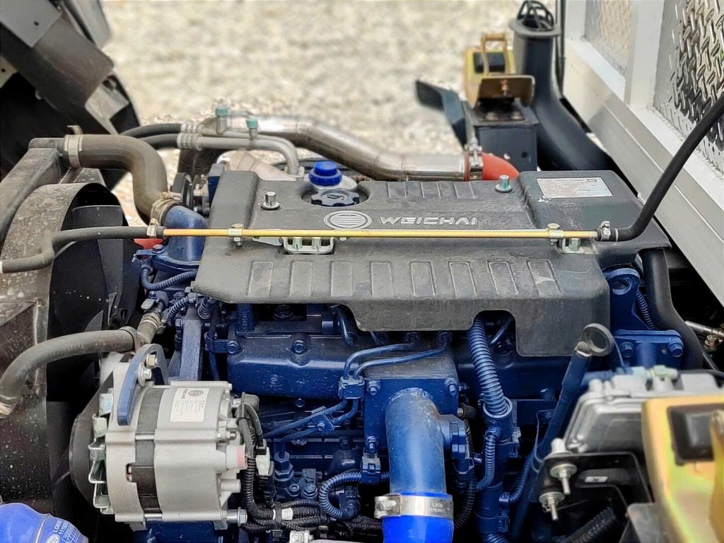 dong-co-xe-tai-faw-tiger-thung-bat