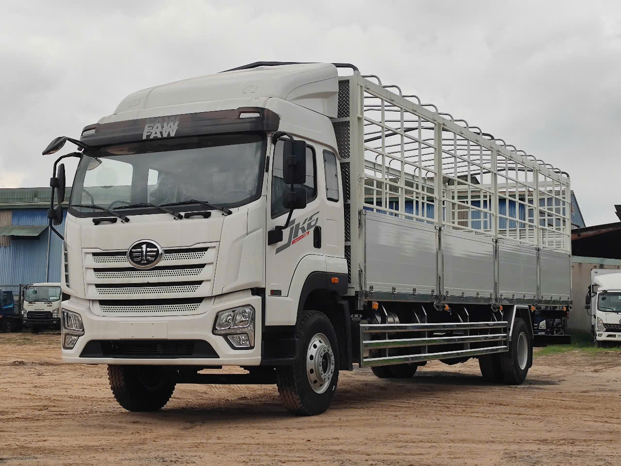 XE TẢI FAW JK6 220HP – THÙNG BẠT NHÔM 9.9M — ảnh 4