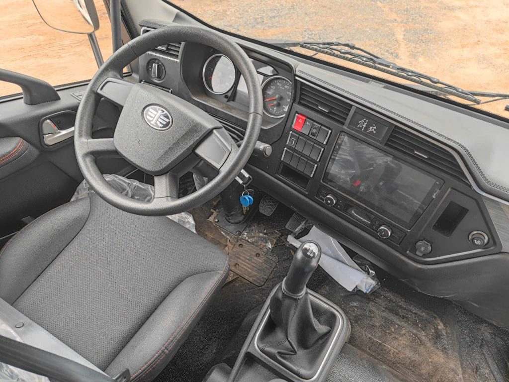 noi-that-xe-tai-faw-jk6