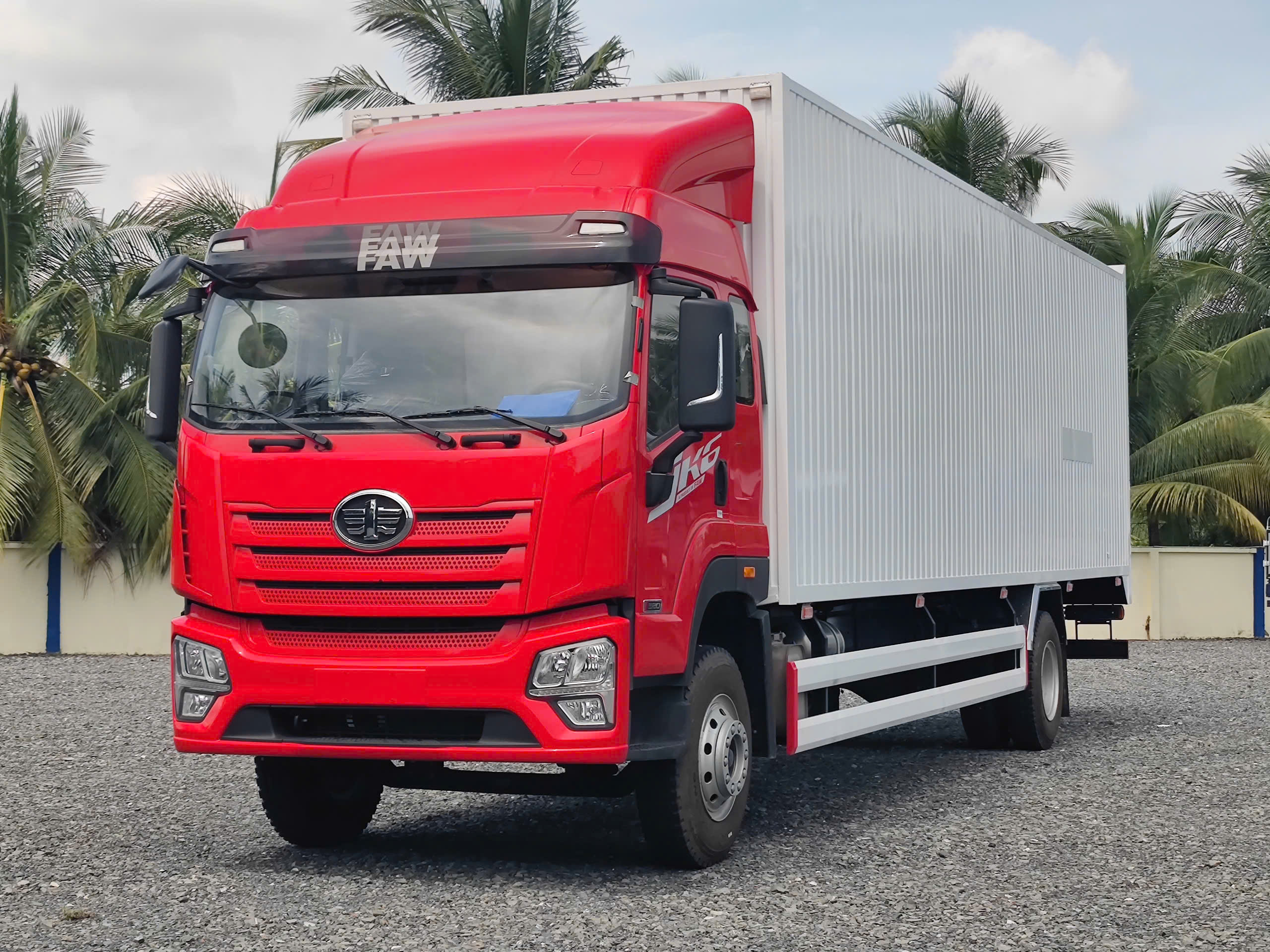 xe-tai-faw-jk6-thung-kin-cont-9m9