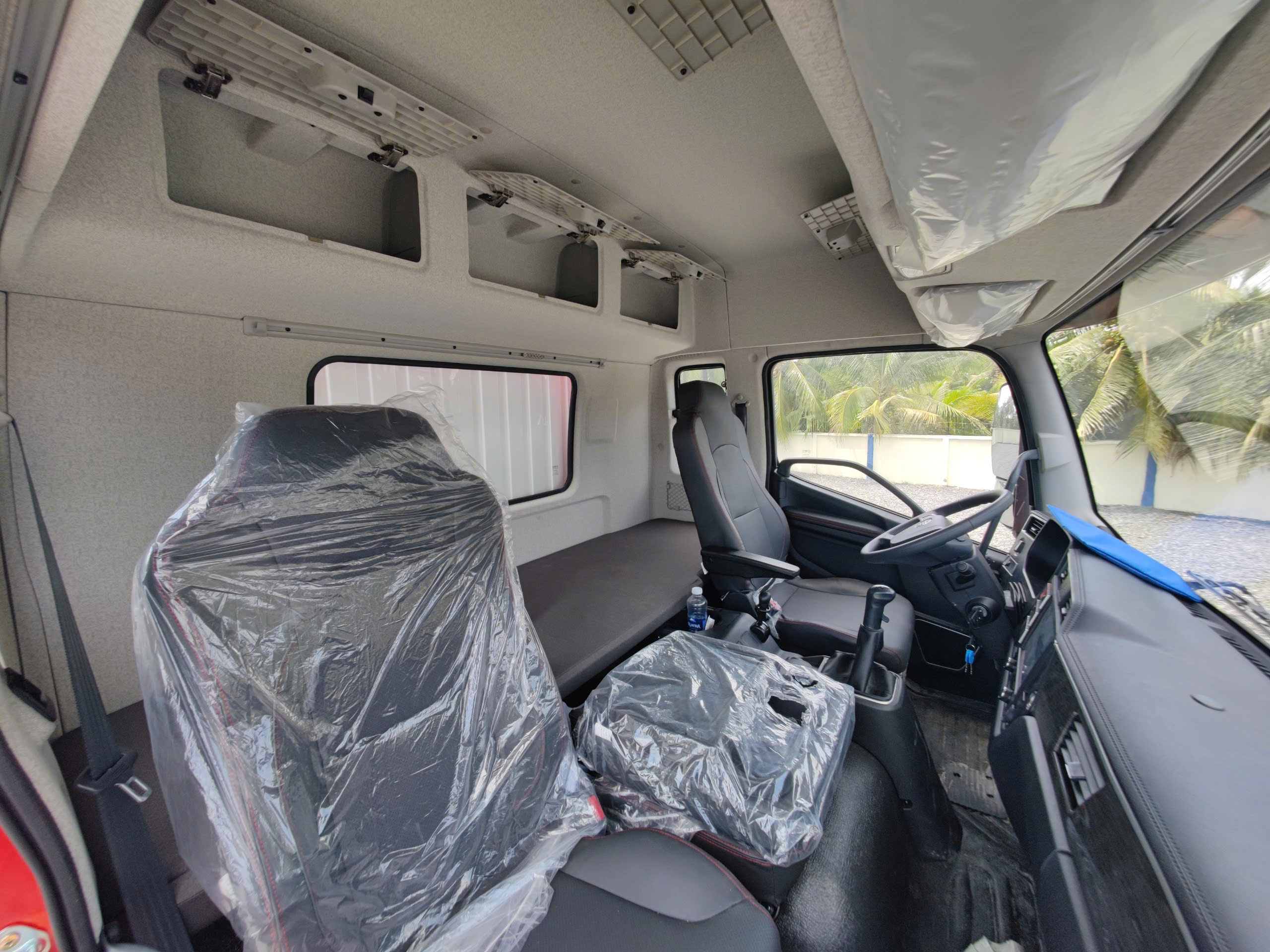 khong-gian-cabin-jk6-kin-cont-9m9