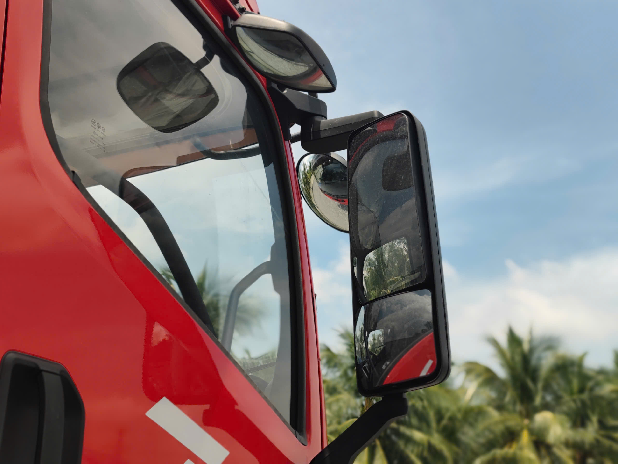 guong-hau-xe-tai-faw-jk6-thung-cont-9m9