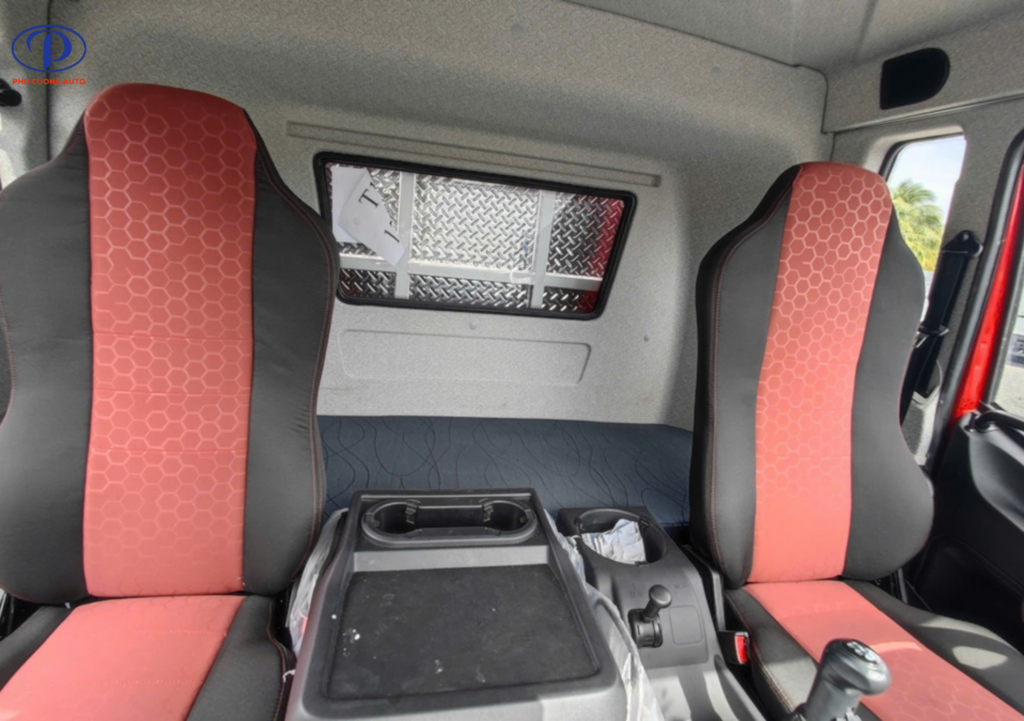 cabin giường nằm xe tải FAW J6L đường dài